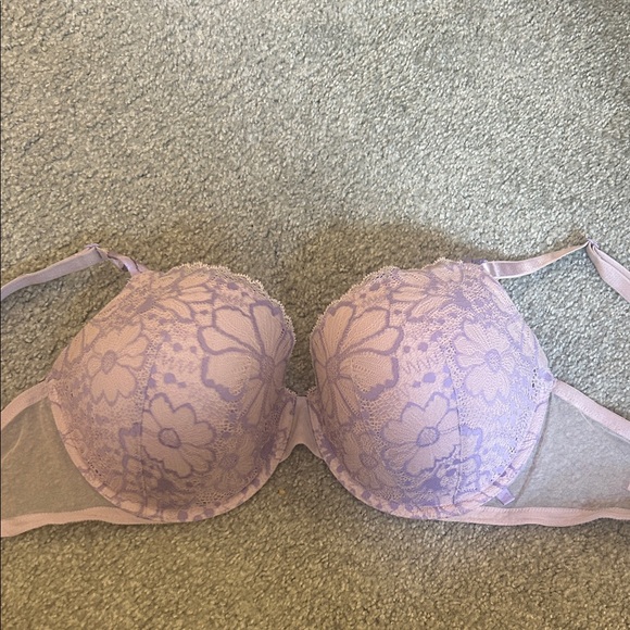 Victoria's Secret Lilac Lace Bra, 36DDD, Lightly worn - Picture 2 of 6